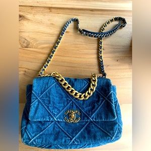 CHANEL 19 denim Bag MEDIUM